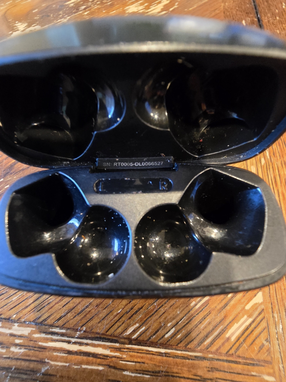 JBL Tune True Wireless Bluetooth Earbuds Black w/ Charging Case Tested - Picture 5 of 7
